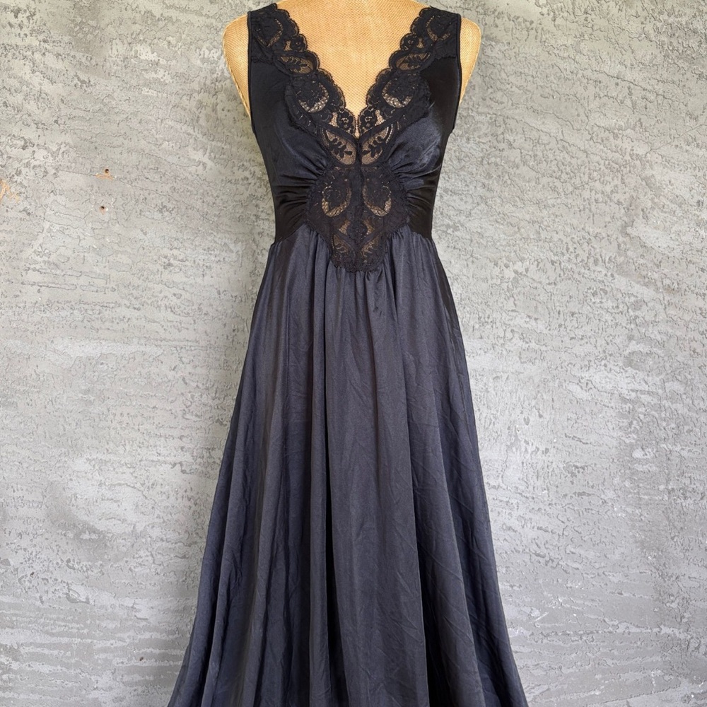 Olga Black Lace Maxi Dress